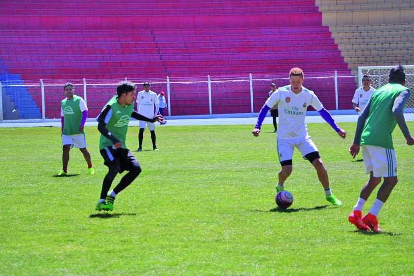 En Real Potosí aún son duda Sosa y Mealla