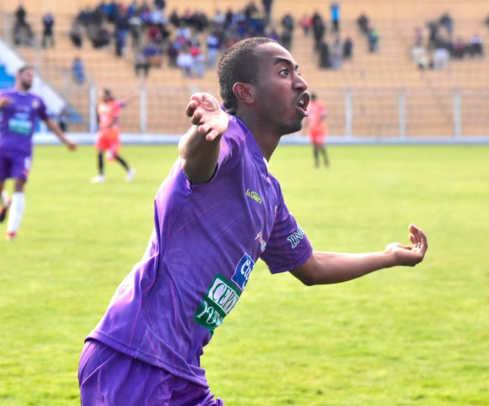 Jaime Arrascaita marco un golazo ayer frente a Blooming