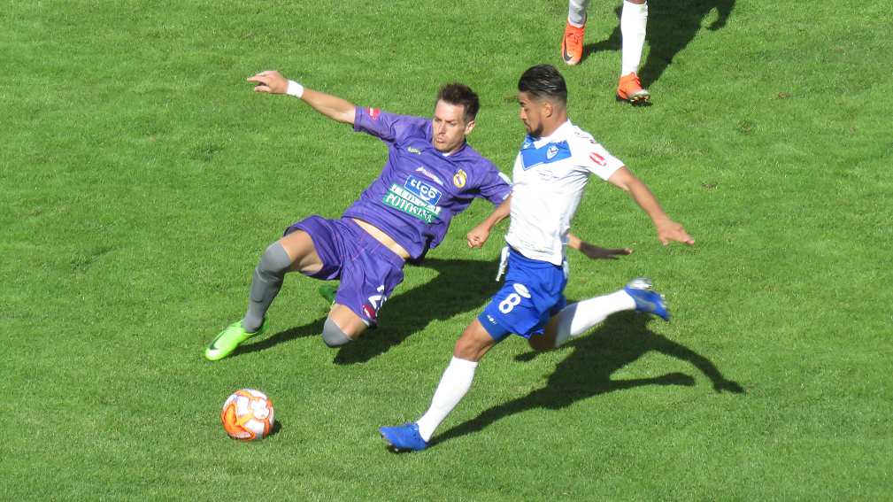 Real Potosi con pundonor y un hombre menos logro el empate en la agonia del partido