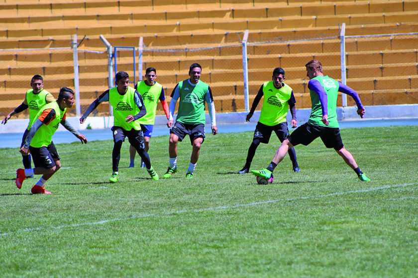 Apaza mantiene el mismo onceno para visitar a Destroyers