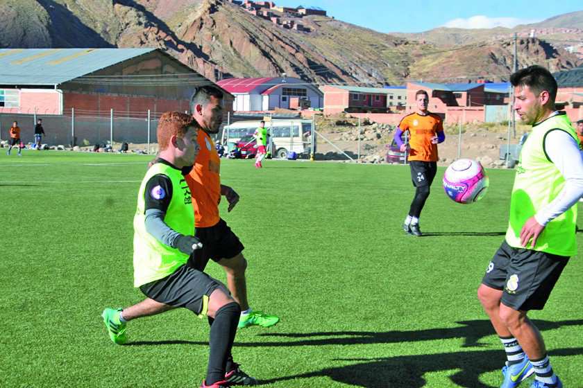 Real Potosi se enfrenta ante Ferrocarril Palmeiras